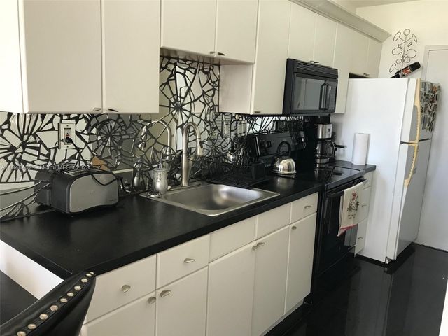 100 Lincoln Rd 1007, Miami Beach, FL 33139