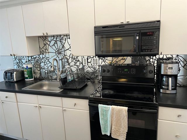 100 Lincoln Rd 1007, Miami Beach, FL 33139