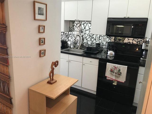 100 Lincoln Rd 1007, Miami Beach, FL 33139