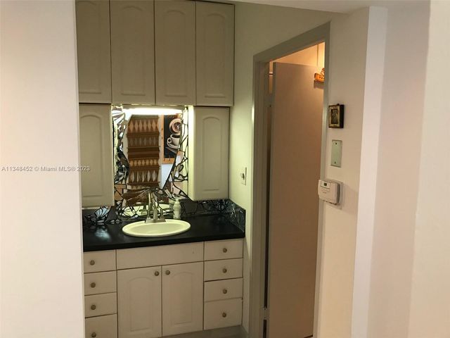 100 Lincoln Rd 1007, Miami Beach, FL 33139