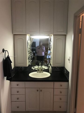 100 Lincoln Rd 1007, Miami Beach, FL 33139