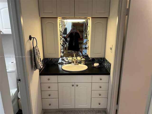 100 Lincoln Rd 1007, Miami Beach, FL 33139