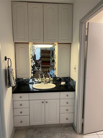 100 Lincoln Rd 1007, Miami Beach, FL 33139