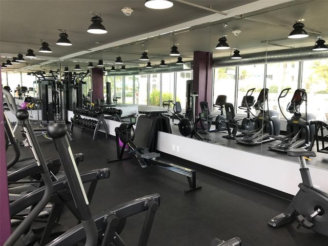 100 Lincoln Rd 1007, Miami Beach, FL 33139