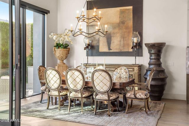 6863 E JOSHUA TREE Lane, Paradise Valley, AZ 85253