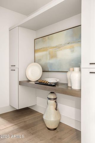 6863 E JOSHUA TREE Lane, Paradise Valley, AZ 85253