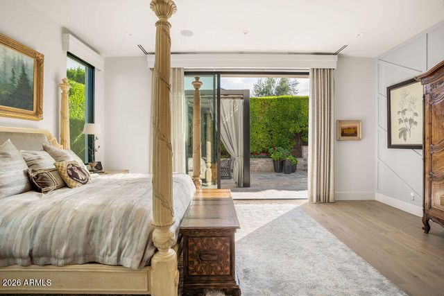 6863 E JOSHUA TREE Lane, Paradise Valley, AZ 85253