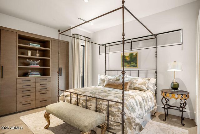 6863 E JOSHUA TREE Lane, Paradise Valley, AZ 85253