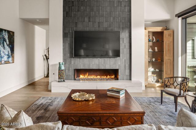 6863 E JOSHUA TREE Lane, Paradise Valley, AZ 85253