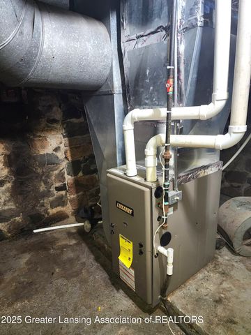 947 Catholic Church Road, Leslie, MI 49251