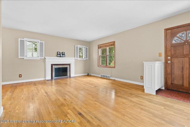 820 Chittenden Drive, East Lansing, MI 48823