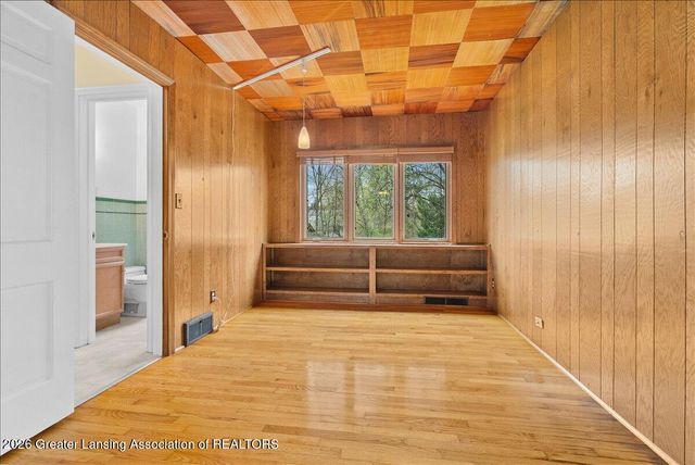 820 Chittenden Drive, East Lansing, MI 48823