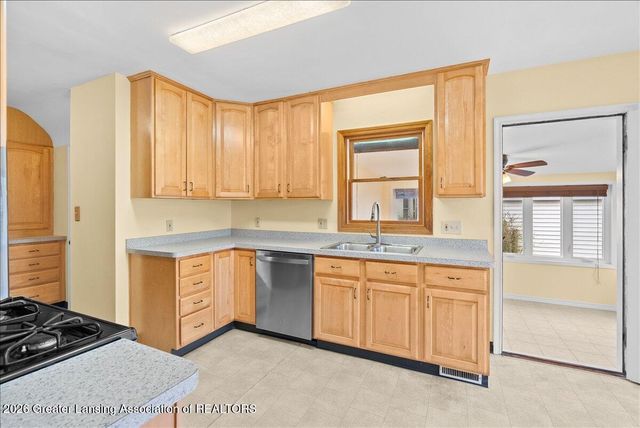 820 Chittenden Drive, East Lansing, MI 48823