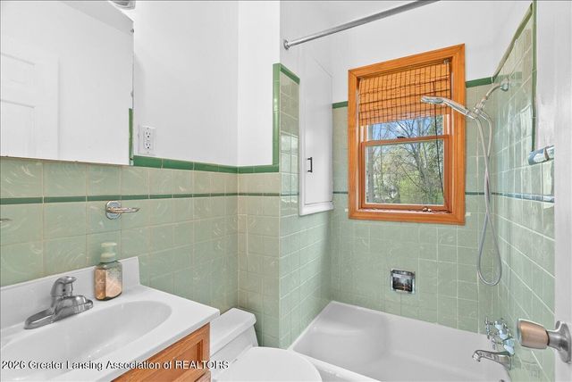 820 Chittenden Drive, East Lansing, MI 48823