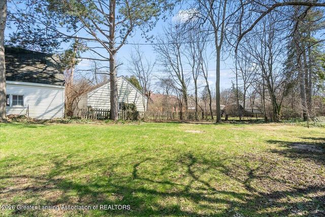 820 Chittenden Drive, East Lansing, MI 48823