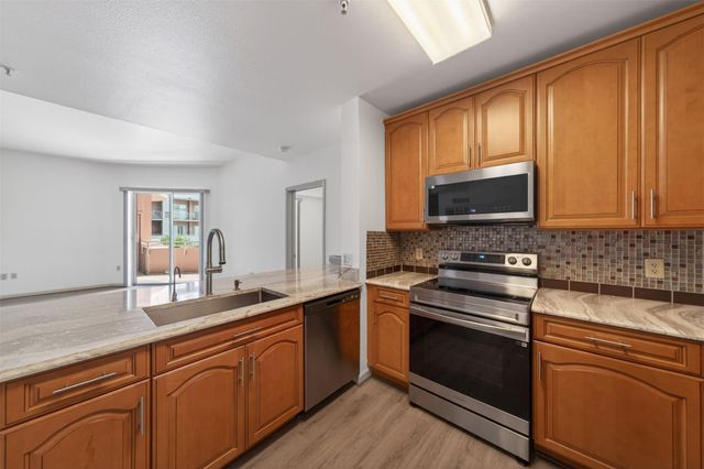 3505 Sage Road 314, Houston, TX 77056