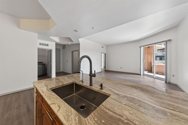 3505 Sage Road 314, Houston, TX 77056
