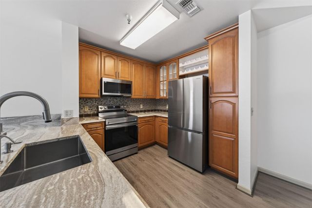 3505 Sage Road 314, Houston, TX 77056