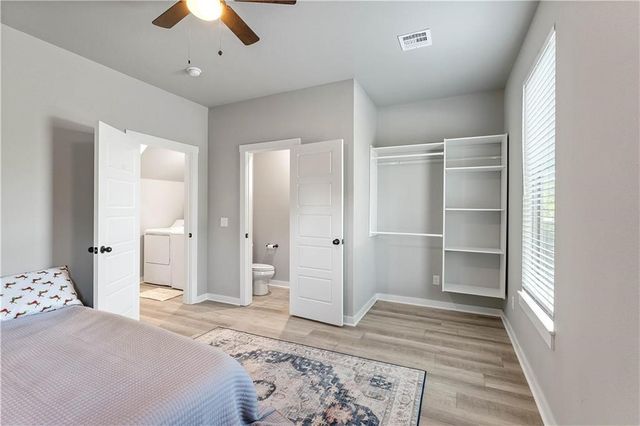 293 W Ash Street, Fayetteville, AR 72703