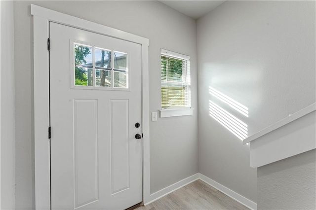 293 W Ash Street, Fayetteville, AR 72703