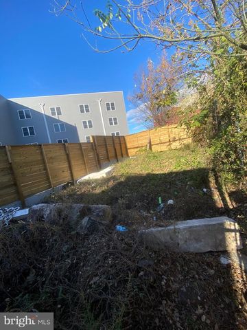 2444 N LEE ST, Philadelphia, PA 19125