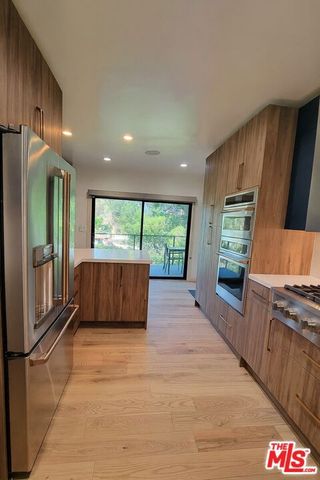 6194 Rodgerton Drive, Los Angeles, CA 90068