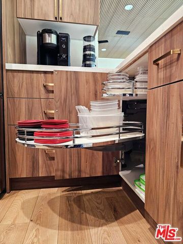 6194 Rodgerton Drive, Los Angeles, CA 90068