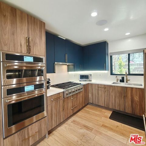 6194 Rodgerton Drive, Los Angeles, CA 90068