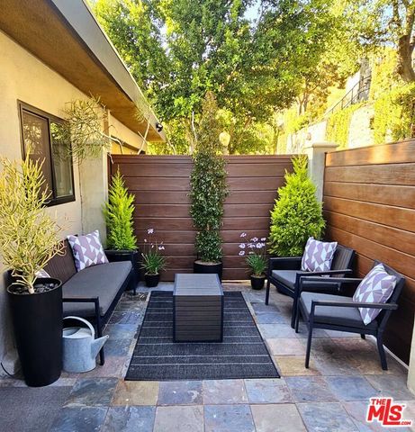 6194 Rodgerton Drive, Los Angeles, CA 90068