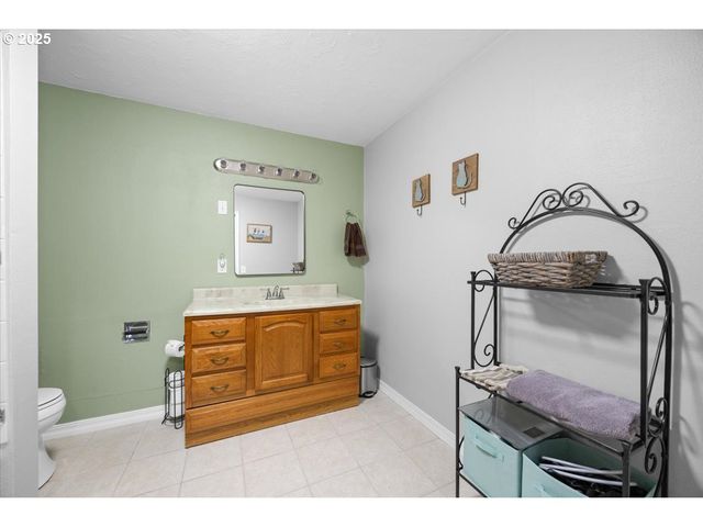 22240 TILLER TRAIL Hwy, Days Creek, OR 97429