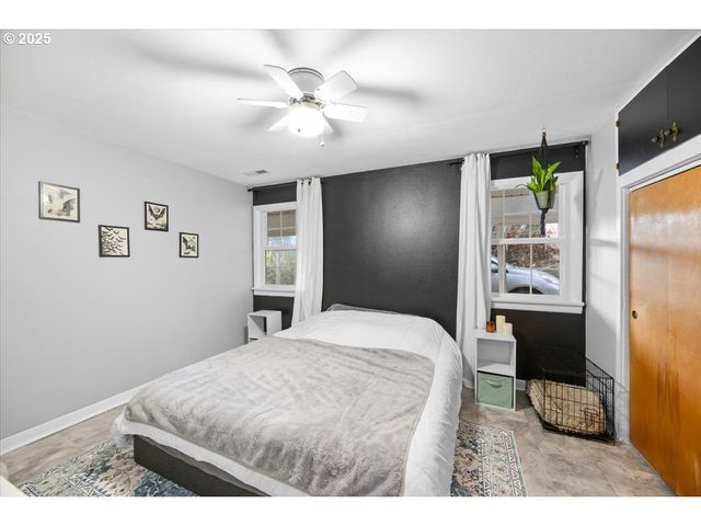 22240 TILLER TRAIL Hwy, Days Creek, OR 97429