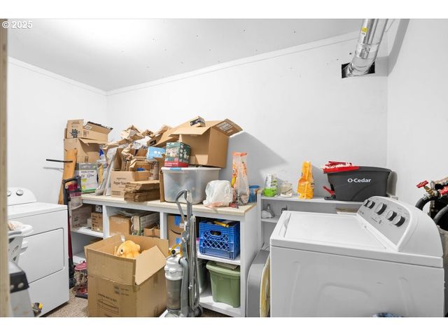 22240 TILLER TRAIL Hwy, Days Creek, OR 97429