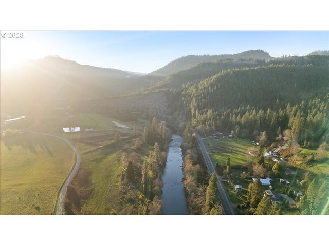 22240 TILLER TRAIL Hwy, Days Creek, OR 97429