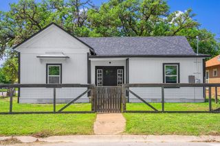502 Ross St, Kerrville, TX 78028