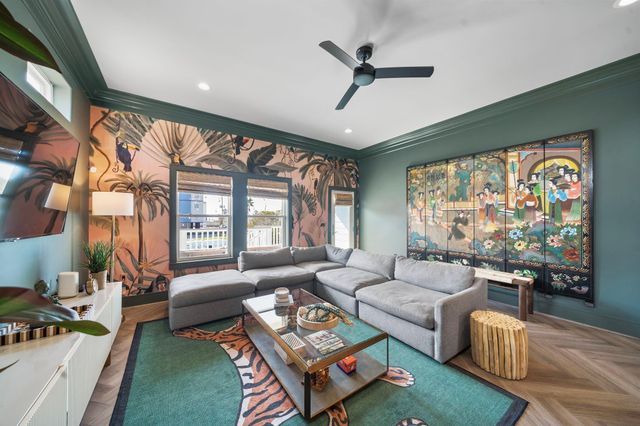 2307 Bernardo De Galvez Avenue, Galveston, TX 77550