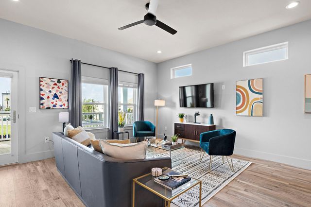 2307 Bernardo De Galvez Avenue, Galveston, TX 77550