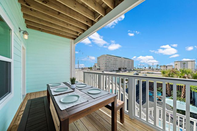 2307 Bernardo De Galvez Avenue, Galveston, TX 77550