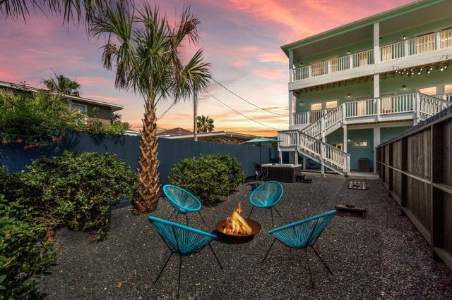 2307 Bernardo De Galvez Avenue, Galveston, TX 77550