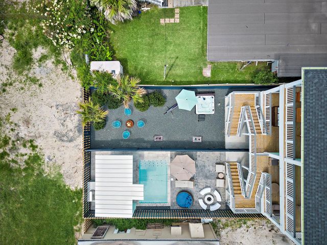 2307 Bernardo De Galvez Avenue, Galveston, TX 77550