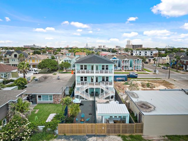 2307 Bernardo De Galvez Avenue, Galveston, TX 77550