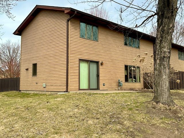 434 E 11th Street I, New Richmond, WI 54017