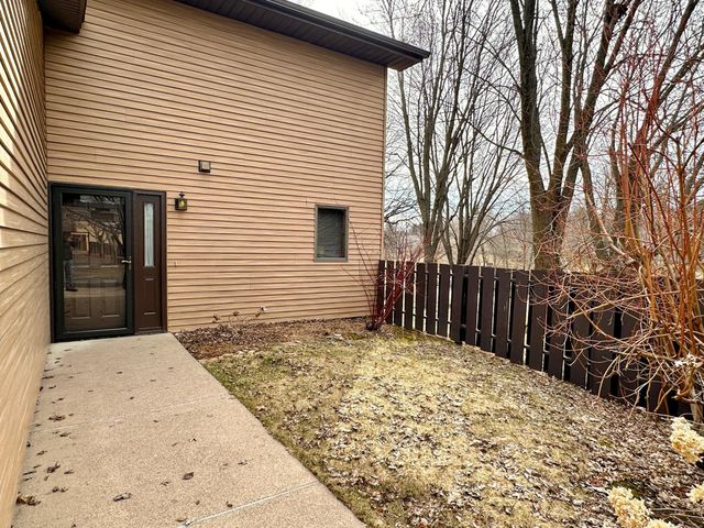 434 E 11th Street I, New Richmond, WI 54017