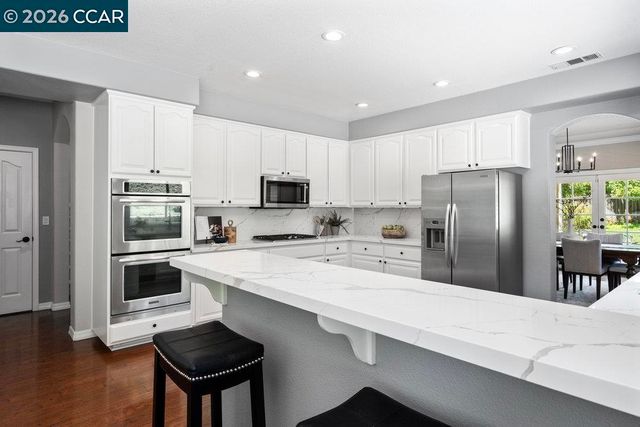 825 Bertram St, Walnut Creek, CA 94598