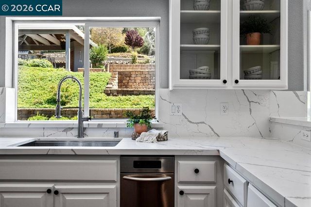 825 Bertram St, Walnut Creek, CA 94598