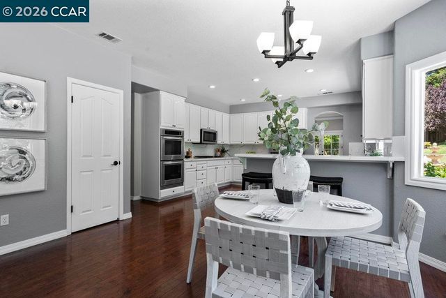 825 Bertram St, Walnut Creek, CA 94598