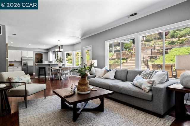 825 Bertram St, Walnut Creek, CA 94598