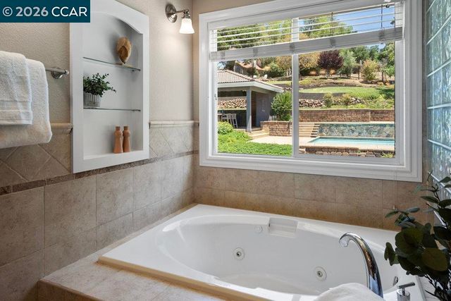 825 Bertram St, Walnut Creek, CA 94598