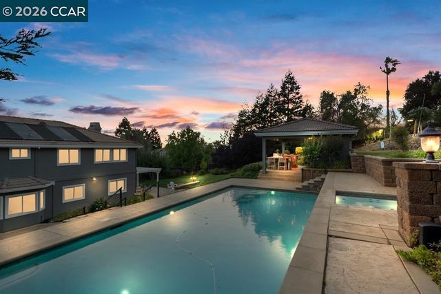 825 Bertram St, Walnut Creek, CA 94598