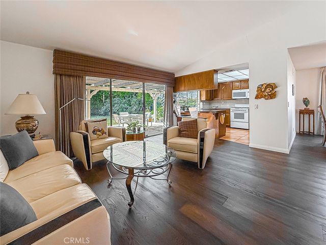 933 Ranch House Road, Westlake Village, CA 91361