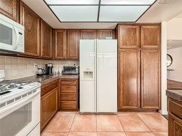 933 Ranch House Road, Westlake Village, CA 91361